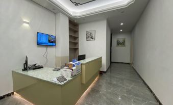 Huazhou Diqiao Theme Apartment