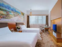 Vienna Classic Hotel (Hengtong Fortune Center Store) Hotels near Baoding Library