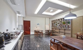 Kending·Guanmei Hotel(Nanjing Shengtai West Road Subway station shop) - Housity