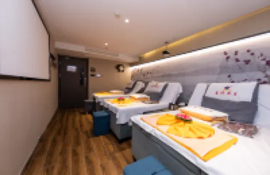 Huating Hotel(kaihong Plaza, Donggang, Zhoushan)