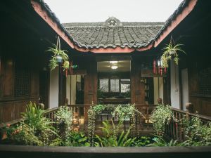 Hejia Dyeingfang Inn (Yuzhong Ancient City Branch)