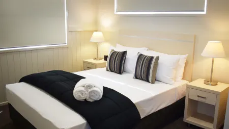 Nrma Treasure Island Holiday Resort