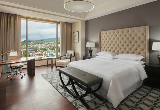 힐튼 두샨베 썸네일