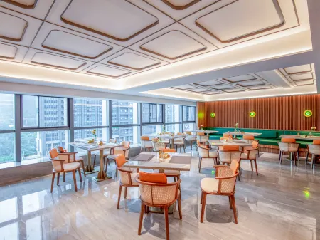 Orange Guiyang Future Ark Hotel Отели рядом с достопримечательностью «Zhenhua Square»