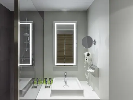 Novotel Koeln City Отели рядом с достопримечательностью «Kranhauser im Rheinauhafen»