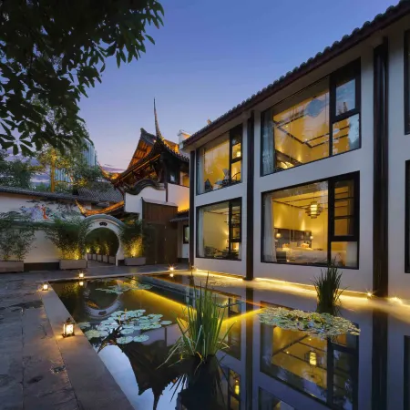 Blossom Manoir chengdu Qingyang palace Отели рядом с достопримечательностью «Дворец Цинъян»