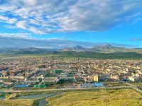 TongXin International Hotel Hotels in Sertar