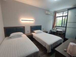 Laochen Hostel