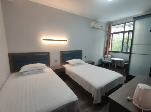 Laochen Hostel