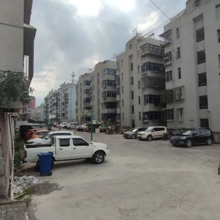 Laochen Hostel