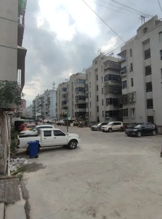 Laochen Hostel Отели в г. Бадун