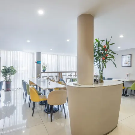 Jinjiang Inn (Suzhou Railway Station Wanda Plaza Pinglong Road Metro Station)