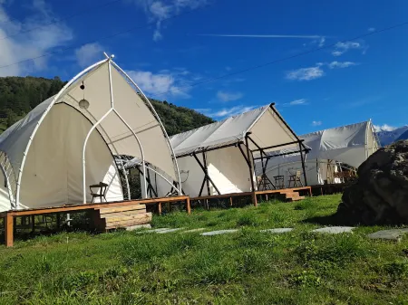 Baoxing Shenmu Lei Mountain Villa Отели в г. Баосин