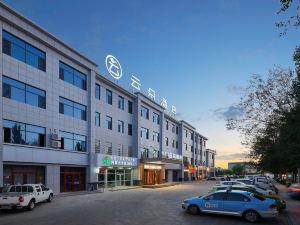 Ejin Banner Cloud Hotel