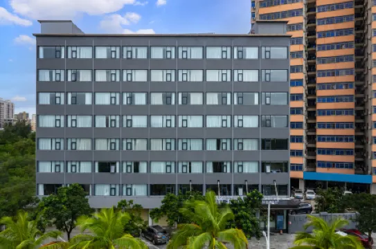 VX Hotel (Meilan Airport East Railway Station) Отели рядом с достопримечательностью «Qiongzhou Bridge»