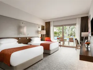 Dusit Thani LakeView Cairo