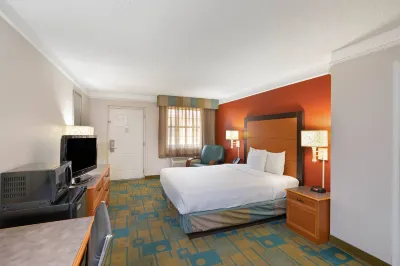 La Quinta Inn by Wyndham Phoenix Sky Harbor Airport