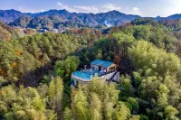 Dousha River Hot Spring Town Hotel