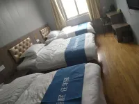 Huayi Hotel (Ginza Mall Railway Station) Hotels in Tengzhou