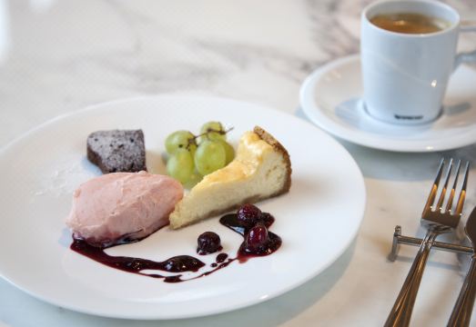 호텔 뉴 포트 요코스카의 주방 시설이 갖춰진 객실 사진