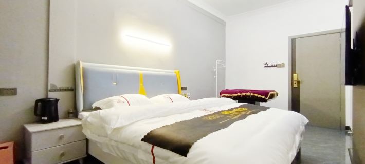 Fine Arts Apartment (Taijiang Station Shop) Hotels in Taijiang
