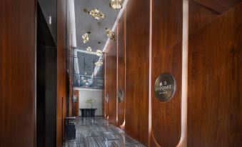 Grandnite Hotel(Guanshanhu Convention and Exhibition City Finance City)