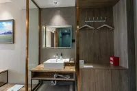 Zetao Hotel (Gulja Hanbin Park Branch) - Balkoner