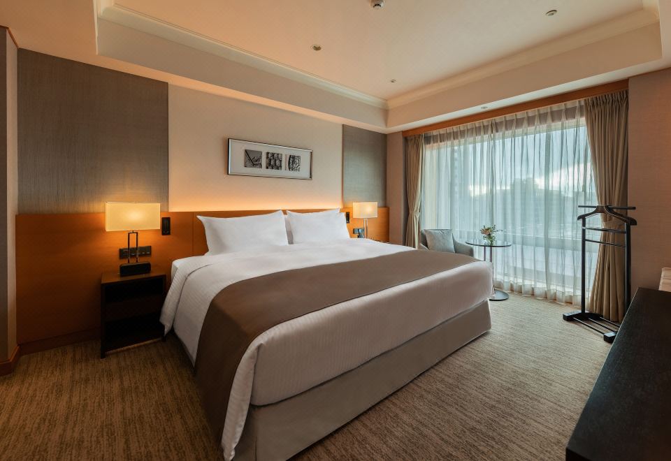 4. 호텔 메트로폴리..