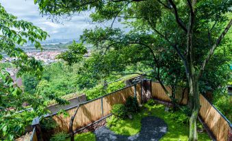 Tea Horse Garden Resort (Kunming Dianchi Xishan Scenic Area)