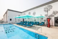 Ecos Dubai Hotel at Al Furjan - Romantic