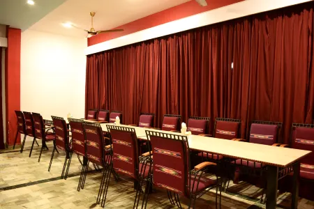 Hotel Dronagiri Отели в г. Джошимат