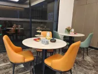 Xipu Hotel (Enshi Airport Railway Station Branch)