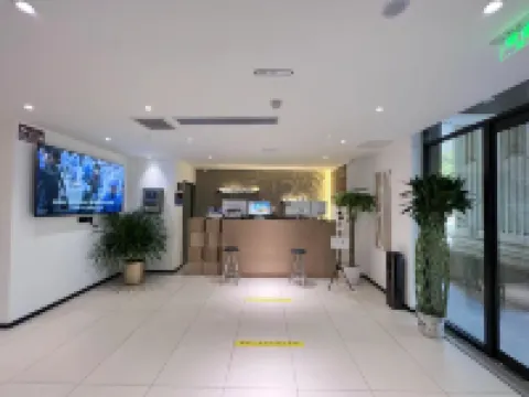 Cloud View Hotel (Beijing New World) Hotels in Qianmen, The Temple Of Heaven and Chongwenmen