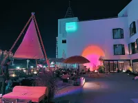 Habitat in Valley ，Dwell in Cloud