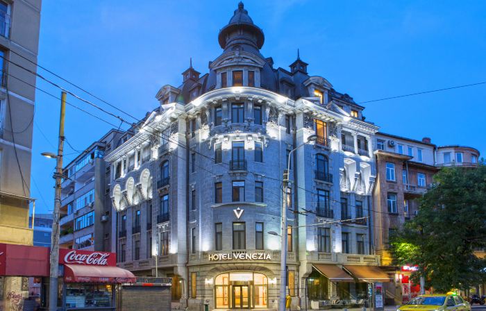 Zeus Essence Bucharest Venezia