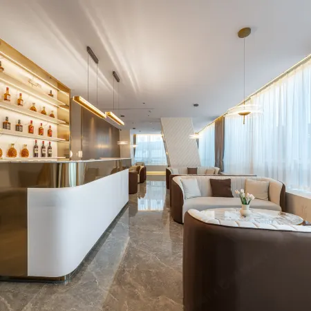 Clouds·Cloud High Altitude Hotel (Wuxi Zhongshan Road) Отели рядом с достопримечательностью «Театр Мир»