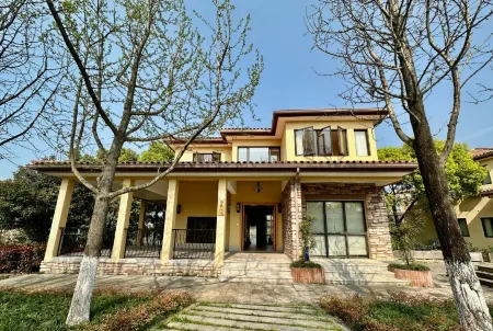 Huyun Mountain House Отели рядом с достопримечательностью «Yuantong Temple»