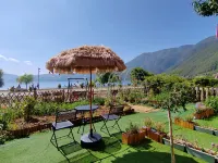 瀘沽湖水岸花宿客棧