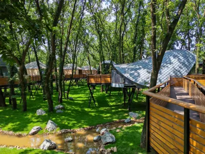 Wanshan Green Paradise Tongyu Tree House Homestay Отели рядом с достопримечательностью «Wuyu Pavilion»