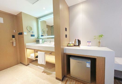 상하이 루자쭈이 완신R 호텔