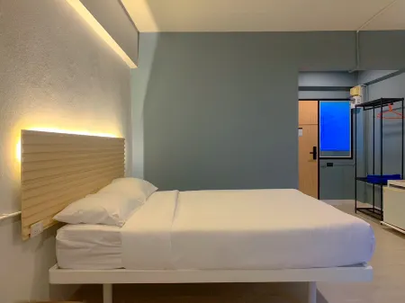 Watket Hotel Отели рядом с достопримечательностью «Wat Ket Karam Museum»