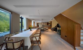 Quzhou Rixi Mountain Middle Homestay