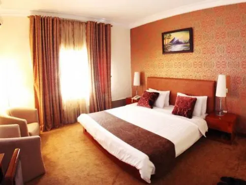 Pearl Gate Hotel