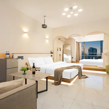 Sunshine Ninety-Nine B&B Hotel (Changsha Wuyi Square IFS International Financial Center)