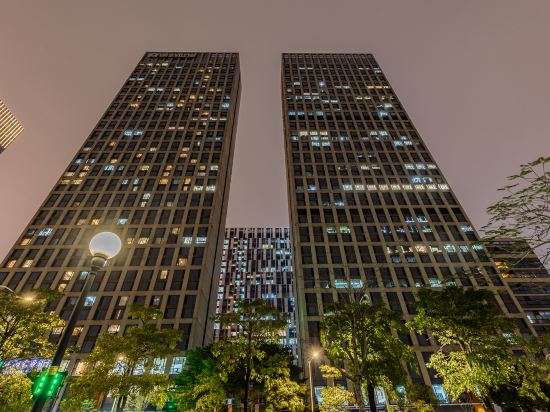 Xingyi International Apartment (Guangzhou Poly World Trade Pazhou Exhibition Center)