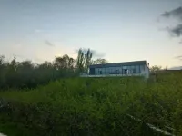 Huocheng Guozigou Shuimu Countryside Villa - بار