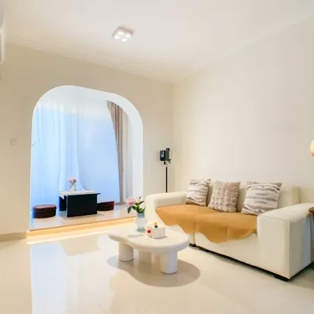 Youming Cinema Homestay (Baolong Plaza)
