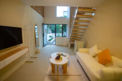 Weizhou Island Hidden Coral Stone Seaside B&B (Shell Beach Shengtang Catholic Church) Hotels in Weizhou Island (North Leisure Area)