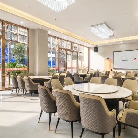 Jifeng International Hotel (Nanbu County  Branch)