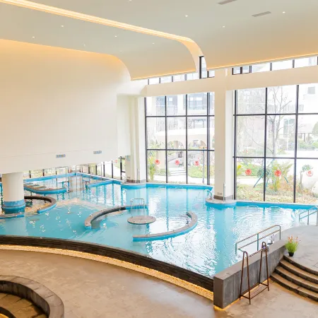 Clam Town Seawater Hot Spring Resort Hotel